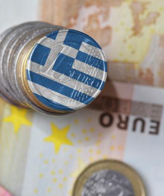 مزایا و معایب اخذ اقامت یونان از طریق سرمایه گذاری ملکی چیست؟